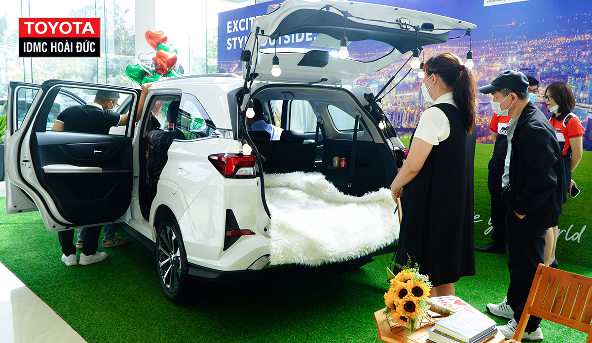 Veloz Cross & Avanza Premio tại toyota Hoài đức