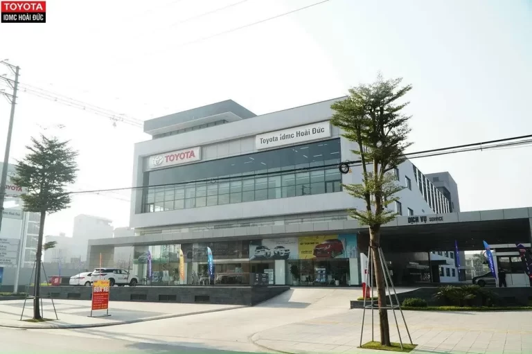 Toyota Veloz Cross giá lăn bánh khuyến mãi mới nhất năm 2025